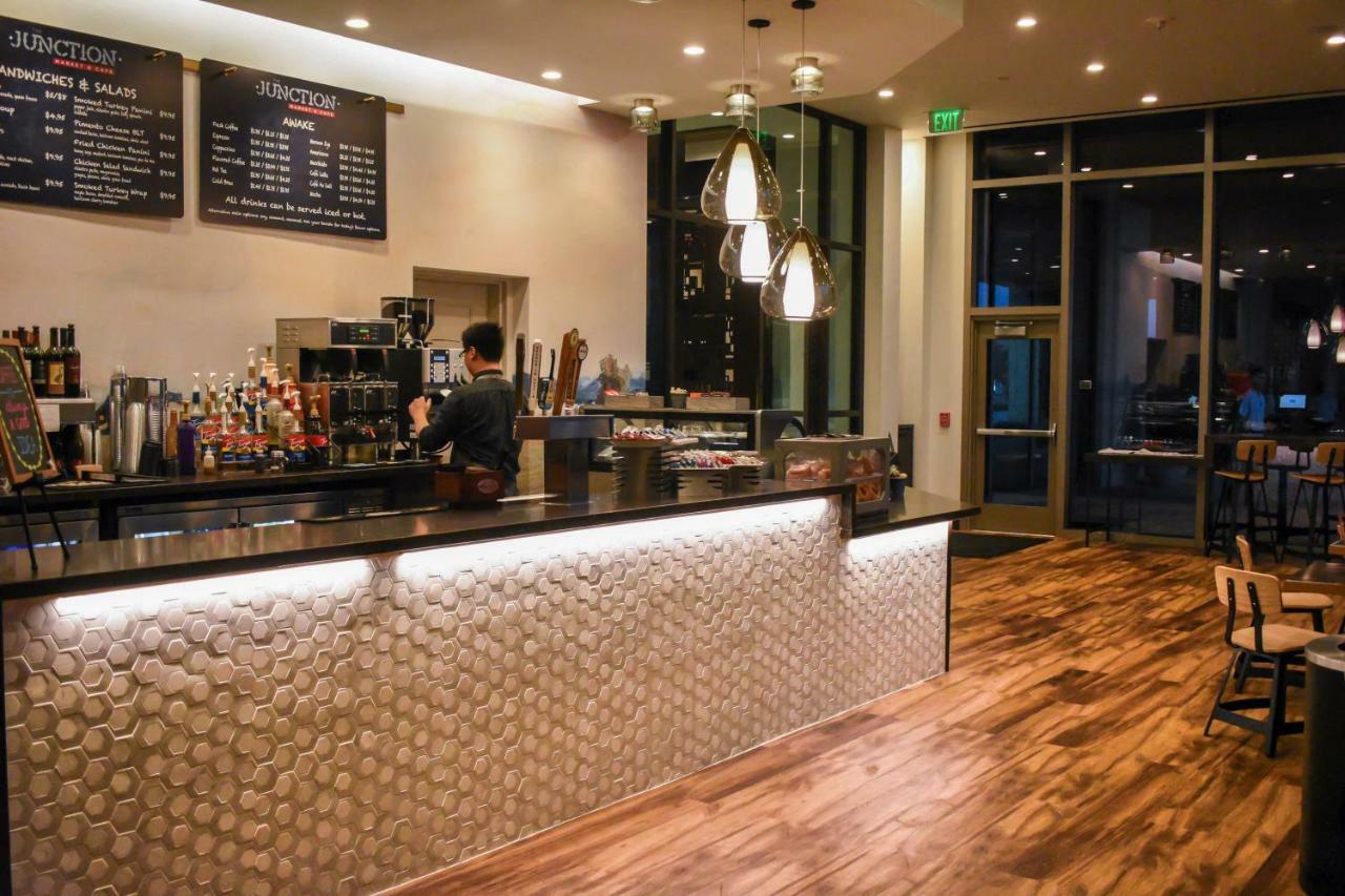 Texas A&M Hotel And Conference Center Колледж-Стейшн Экстерьер фото
